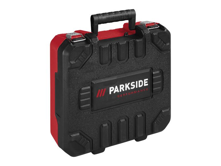 Černý a červený kufr na nářadí Parkside Performance s rukojetí a západkami.