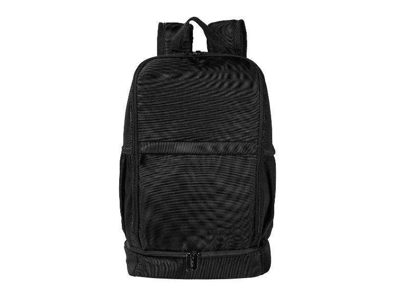 Černý batoh s kapsami na zip a nastavitelnými popruhy