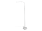 Bílá stojací lampa s ohnutým ramenem.