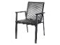 Černá zahradní židle s područkami a sedákem z pletené šňůry.