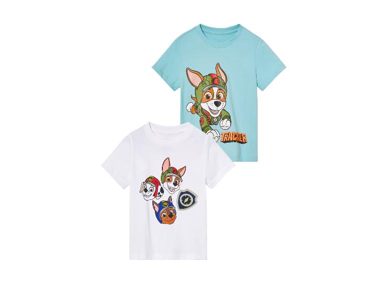 Dvě trička Paw Patrol: světle modrá s Trackerem, bílá s více postavami.