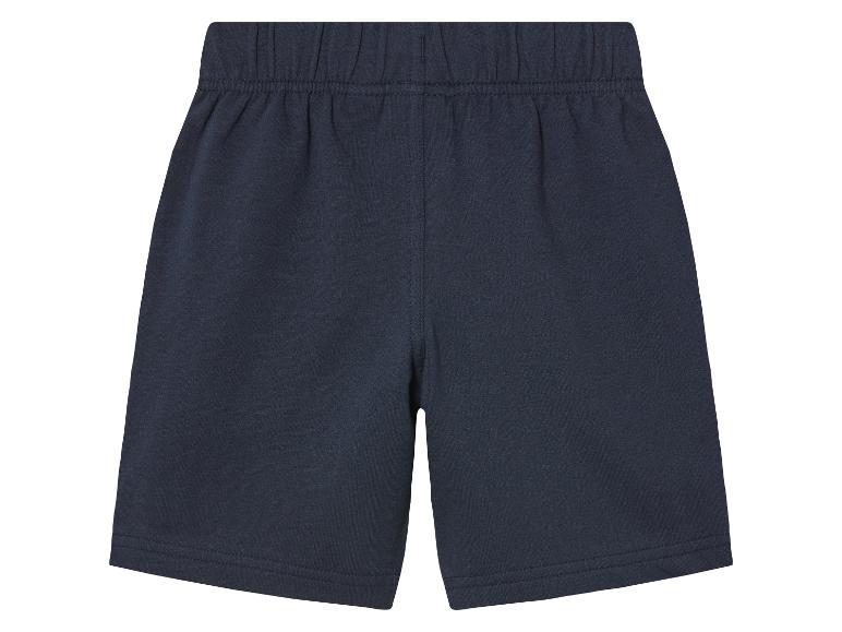 Tmavě modré krátké kalhoty pro chlapce.