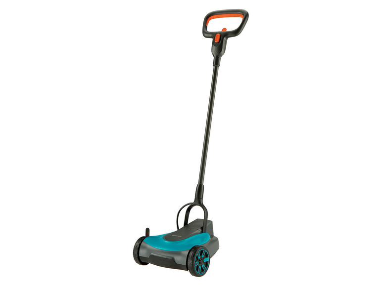 Modrá elektrická sekačka na trávu s dlouhou rukojetí.