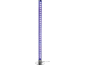 Fialová třpytivá sloupová lampa s chromovou základnou a černým kabelem.