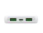 Bílá nabíječka se dvěma porty USB-A (Quick Charge 3) a jedním USB-C (PD).
