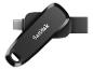 Černý USB flash disk s konektorem USB-C a otvorem pro připevnění na klíče.