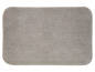 Šedý koupelnový koberec s měkkou texturou.