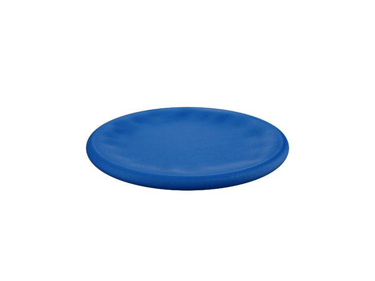 Modrý frisbee na házení.
