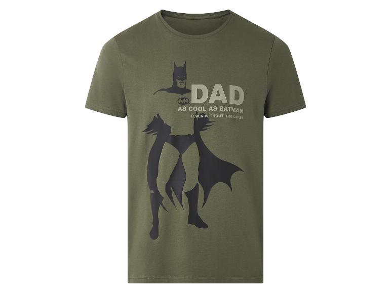 Pánské khaki tričko s motivem Batmana a textem „DAD AS COOL AS BATMAN“.