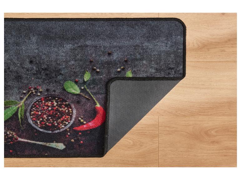 Kuchyňská rohož s potiskem koření a chilli papriček.