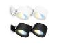 Pár bílých a černých LED reflektorů s teplým a studeným světlem.