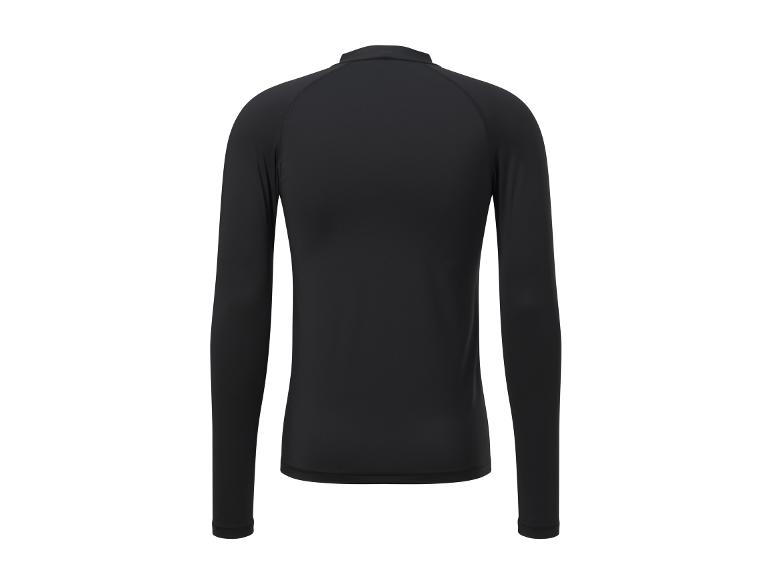 Černé dlouhé sportovní tričko.