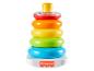 Fisher-Price skládací hračka s barevnými kroužky a chrastícím horním kroužkem.