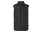 Černá prošívaná vesta bez rukávů.