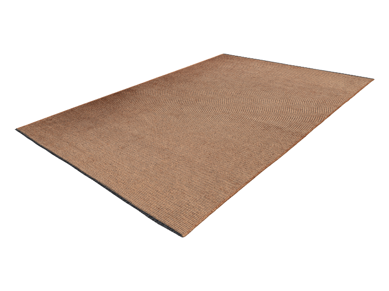 Světle hnědý koberec s pruhy, minimalistický styl.