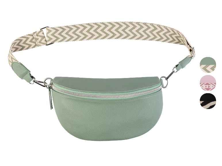 Zelená bederní taška s pruhovaným popruhem.