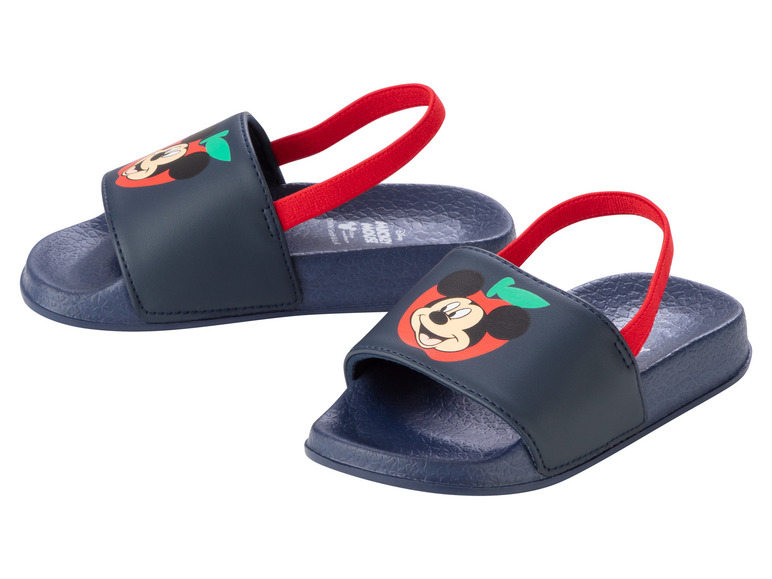 Dva modré Mickey Mouse pantofle s červenými popruhy.