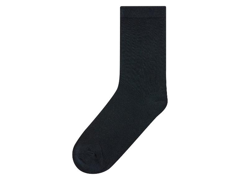 Černá ponožka.