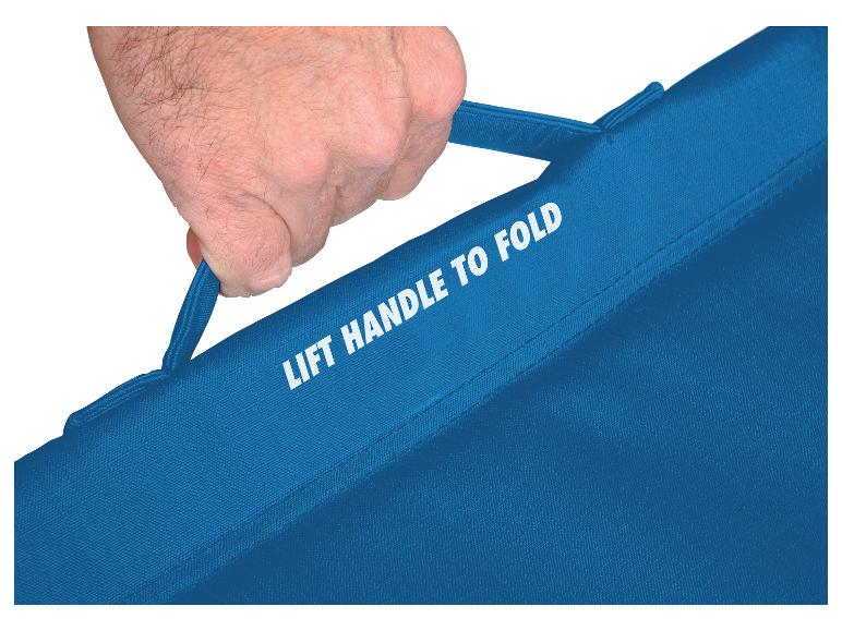 Modrý úchyt s nápisem 'Lift Handle to Fold'.