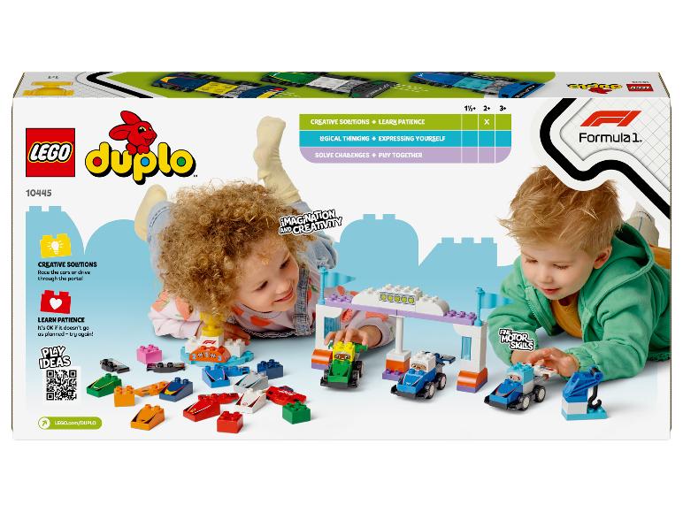 Krabička LEGO Duplo Formula 1 s dětmi hrajícími si s závodními auty.
