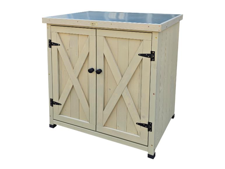 Dřevěná skříň se dvěma dveřmi a černou střechou, ideální pro venkovní skladování