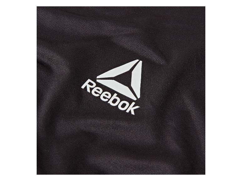 Černý Reebok oděv s bílým logem.