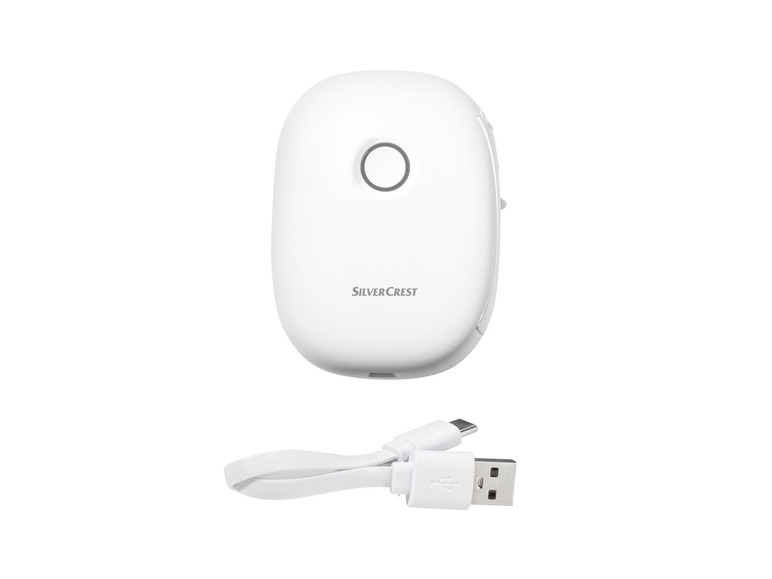 Bílá powerbanka Silvercrest s USB kabelem.
