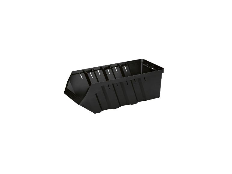 Černý úložný box s drážkami pro oddělovače, ideální pro organizaci nářadí nebo malých dílů.