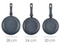 Tři pánve s granitovým povrchem ve velikostech 28 cm, 24 cm a 20 cm.