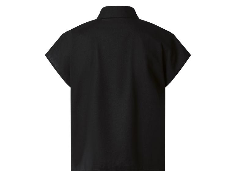 Černá dámská halenka s krátkým rukávem, zadní pohled.