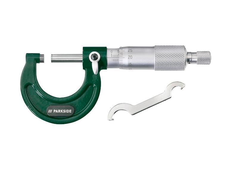 Zelená posuvná měřidla Parkside s dodaným klíčem.