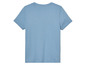 Světle modré tričko s krátkým rukávem.