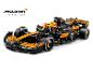 Hračka závodního vozu McLaren Formula 1 Team s logy sponzorů.
