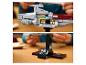 Útočná loď LEGO Star Wars třídy Acclamator na výstavním stojanu.