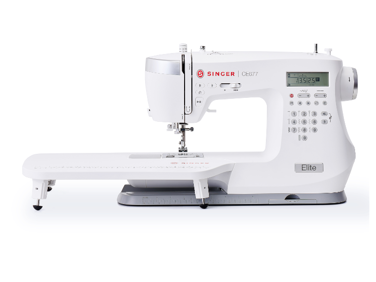 Šicí stroj Singer CE677 Elite s digitálním displejem.