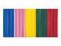 Modré, růžové, žluté, zelené a červené lepicí tyčinky.