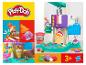 Play-Doh zmrzlinovač herní set s barevnou modelovací hmotou a příslušenstvím.
