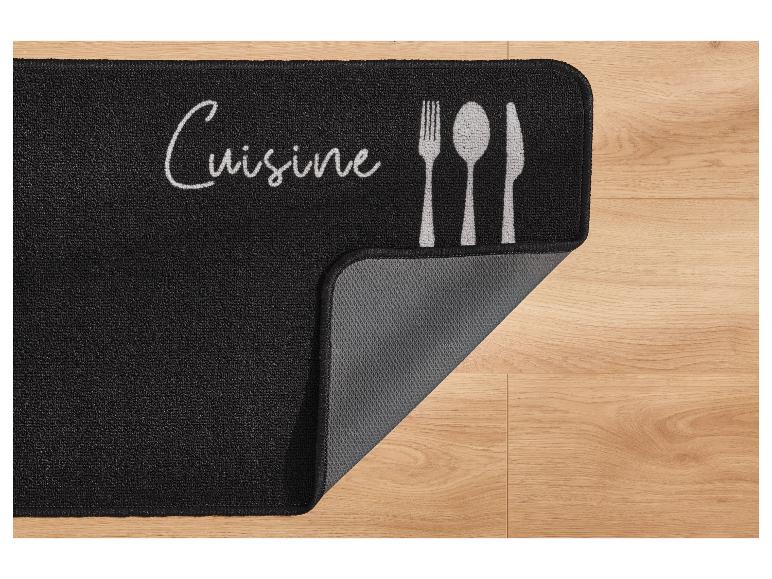 Černá kuchyňská rohož s nápisem 'Cuisine' a příborem.