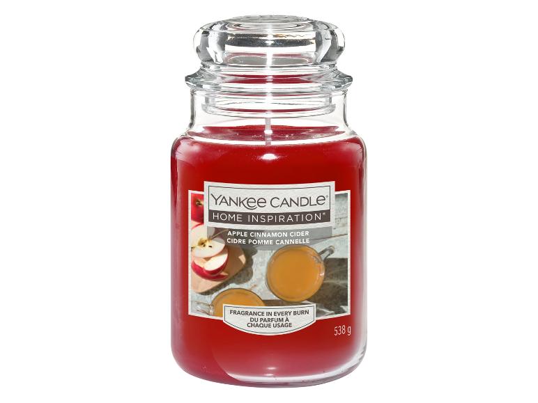 Svíčka Yankee Candle Home Inspiration, vůně jablečný cider s skořicí.