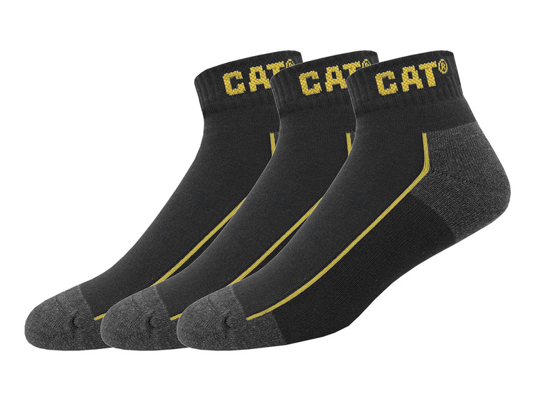 Tři páry černých CAT ponožek se žlutými detaily.