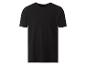 Černé tričko s krátkým rukávem.