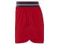 Červené šortky s kontrastním barevným páskem.