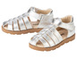 Dvě stříbrné sandály značky Primigi s pásky.