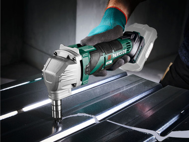 PARKSIDE® Aku prostřihovač plechu PMKA 20-Li A1, 4 Ah