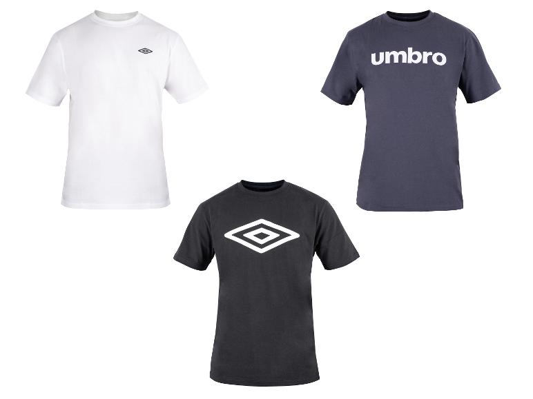Tři trička: bílé tričko s malým logem, tmavě modré tričko s nápisem 'umbro' a černé tričko s bílým logem.