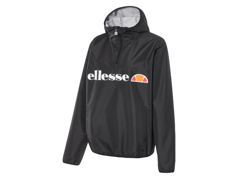 Černá větrovka s kapucí od Ellesse.