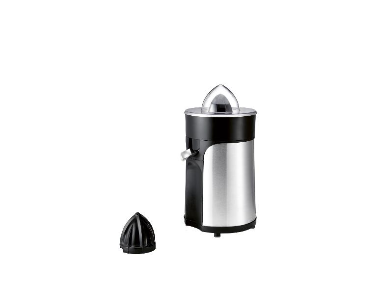 Nerezový odšťavňovač s černými akcenty a odnímatelným kuželem na bílém pozadí.