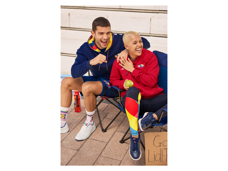 Mikiny a tenisky Lidl, sportovní styl.