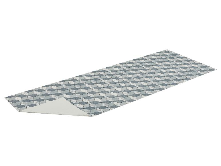 Běhoun s geometrickým 3D kostkovým vzorem v odstínech modré a bílé