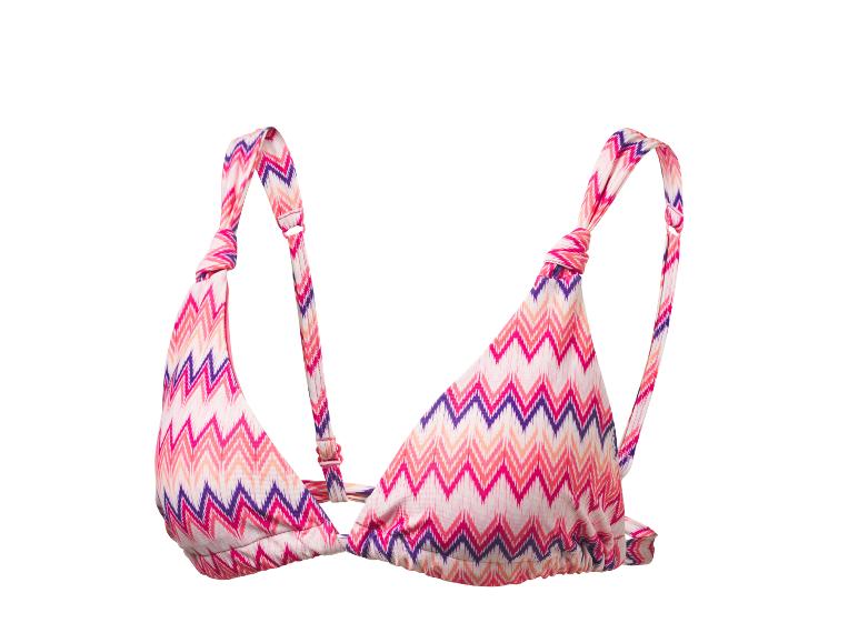 Bikini top s barevným cikcak vzorem, ideální na pláž.